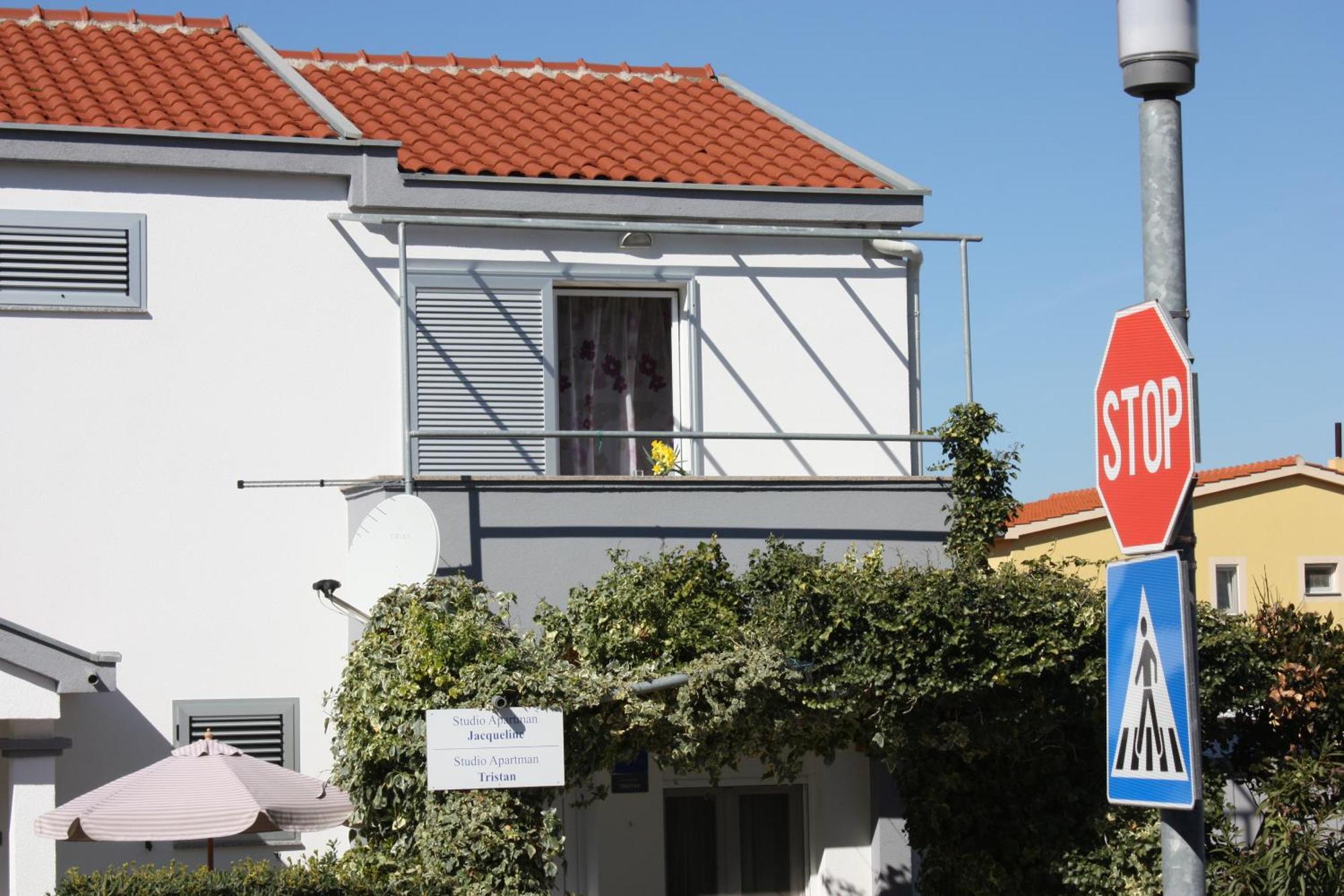 Studio Apartman Jacqueline Zadar Exterior foto